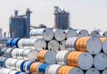 Trump condiciona sanciones adicionales a Rusia al cese total de importaciones petroleras de la OTAN y exige aranceles del 100% a China para debilitar su apoyo económico a Moscú