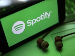 Spotify alcanza 713 millones de usuarios y proyecta ganancias récord mientras enfrenta demanda por fraude masivo de reproducciones