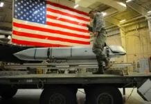 Trump anuncia presupuesto militar récord de 1,5 billones de dólares para 2027 y endurece el control sobre la industria de defensa con restricciones financieras y límites salariales