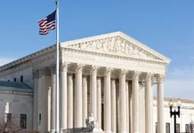 Empresas estadounidenses se preparan para reclamar hasta 150.000 millones de dólares si la Corte Suprema invalida los aranceles de Trump impuestos bajo ley de emergencias