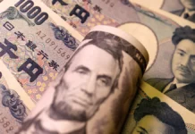 El yen se hunde a mínimos de 1986 frente al dólar y reaviva la amenaza de intervención de Japón