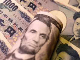 El yen se hunde a mínimos de 1986 frente al dólar y reaviva la amenaza de intervención de Japón