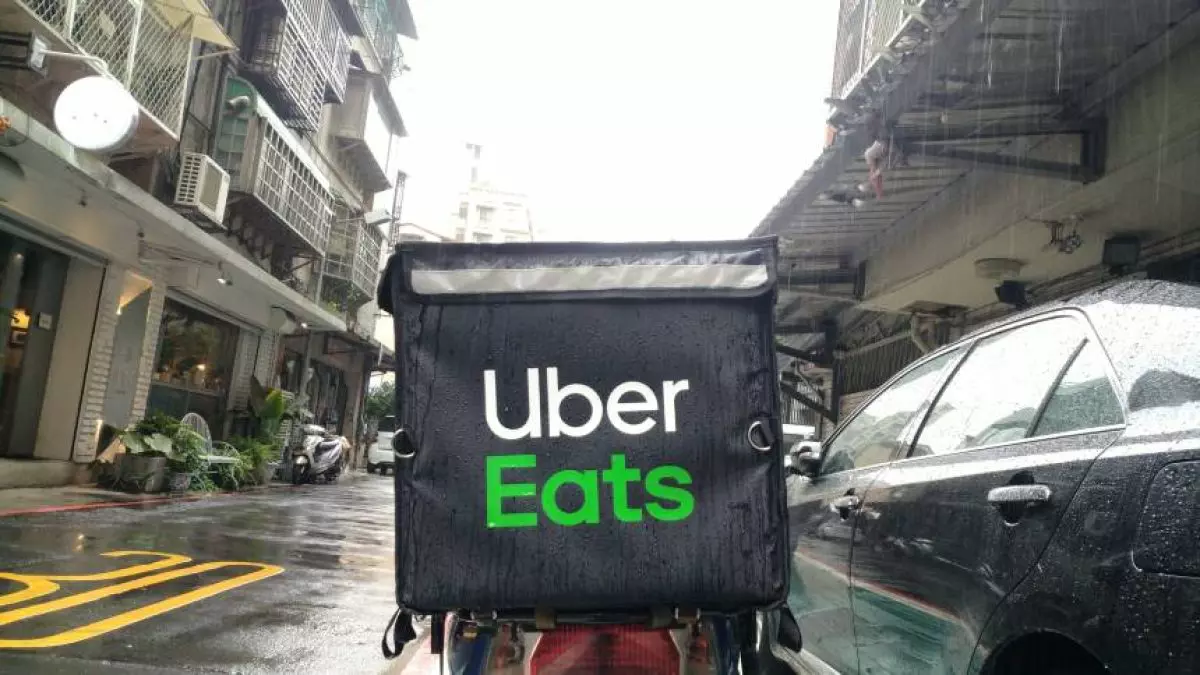 Uber pacta la compra de Delivery Hero por 14.800 millones de dólares y crea el mayor grupo mundial de movilidad y reparto Uber pacta la compra de Delivery Hero por 14.800 millones de dólares y crea el mayor grupo mundial de movilidad y reparto